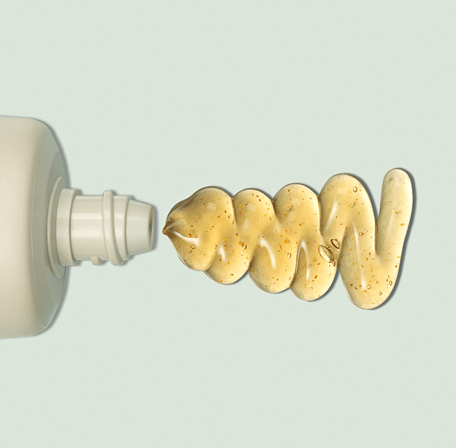 Riman ICD Calming Balance Gel texture squeezed from the tube, showcasing its creamy, soothing formula.
