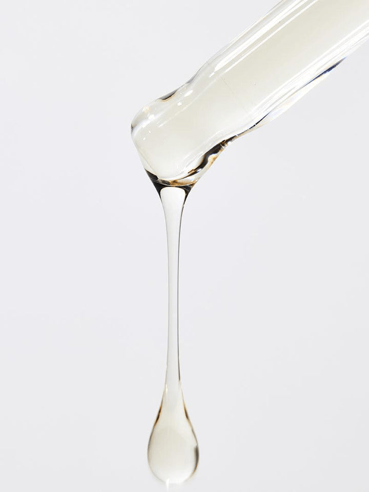 COSRX Full Fit Propolis Light Ampoule dropper showcasing the lightweight ampoule for glowing skin in Korean skincare.